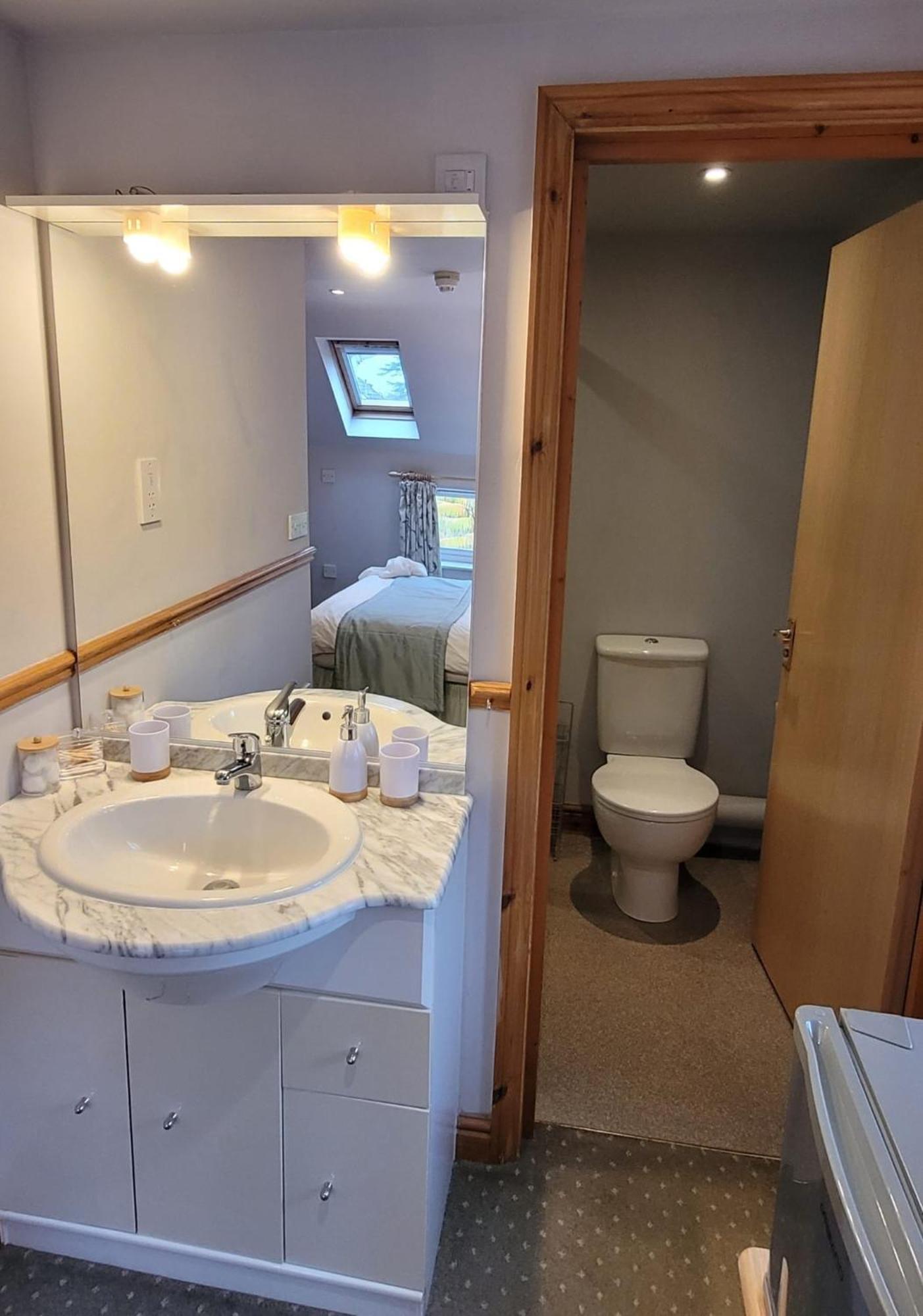 Alington House Bed & Breakfast CBG Dış mekan fotoğraf